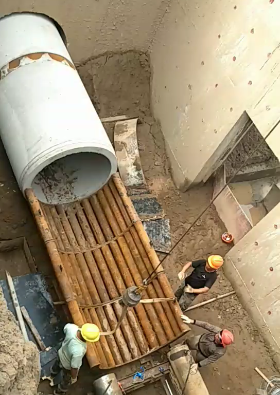為什么頂管機頂進(jìn)作業(yè)過程中強調(diào)機頭與開挖面土體壓力保持動態(tài)平衡？